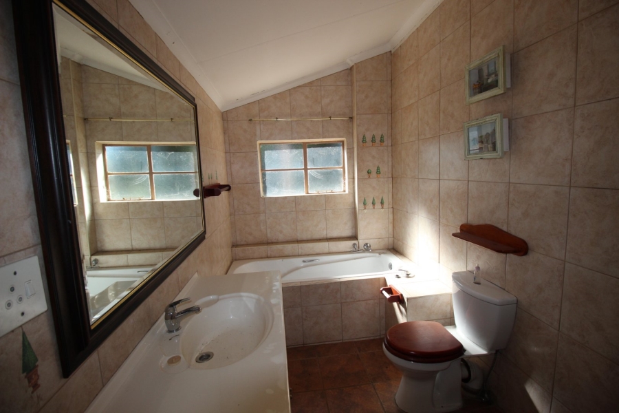 2 Bedroom Property for Sale in Lake Deneysville Free State